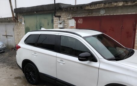 Mitsubishi Outlander III рестайлинг 3, 2021 год, 3 100 000 рублей, 2 фотография