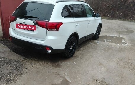 Mitsubishi Outlander III рестайлинг 3, 2021 год, 3 100 000 рублей, 6 фотография