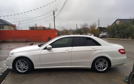 Mercedes-Benz E-Класс, 2011 год, 1 300 000 рублей, 3 фотография