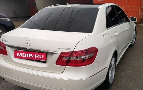 Mercedes-Benz E-Класс, 2011 год, 1 300 000 рублей, 7 фотография