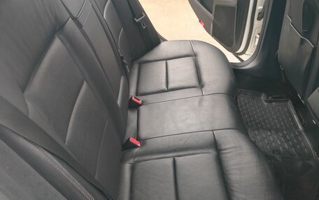 Mercedes-Benz E-Класс, 2011 год, 1 300 000 рублей, 16 фотография