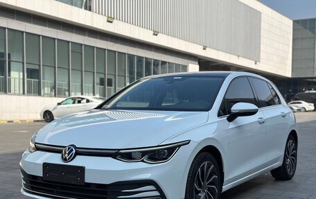 Volkswagen Golf VIII, 2022 год, 2 190 000 рублей, 1 фотография