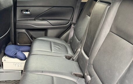 Mitsubishi Outlander III рестайлинг 3, 2018 год, 2 200 000 рублей, 20 фотография