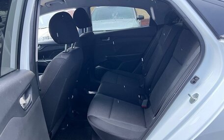 Hyundai Solaris II рестайлинг, 2018 год, 1 679 000 рублей, 8 фотография