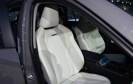 Toyota RAV4, 2025 год, 4 378 809 рублей, 5 фотография