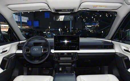 Toyota RAV4, 2025 год, 4 378 809 рублей, 3 фотография