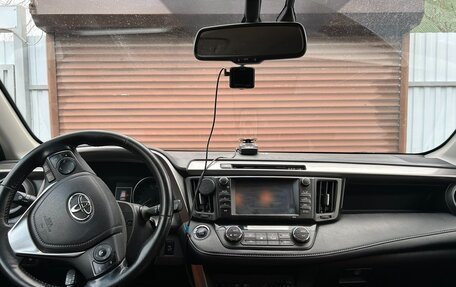 Toyota RAV4, 2018 год, 2 550 000 рублей, 10 фотография