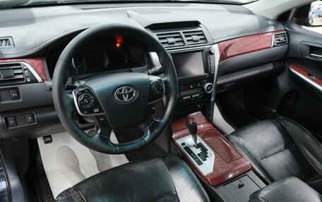 Toyota Camry, 2012 год, 1 989 000 рублей, 12 фотография
