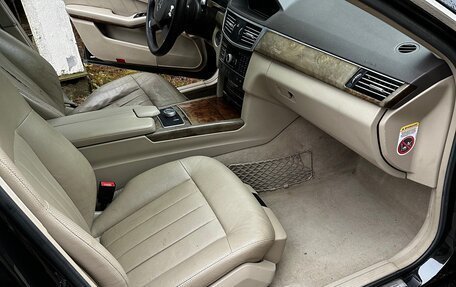 Mercedes-Benz E-Класс, 2010 год, 680 000 рублей, 6 фотография