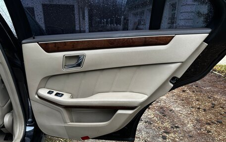 Mercedes-Benz E-Класс, 2010 год, 680 000 рублей, 12 фотография