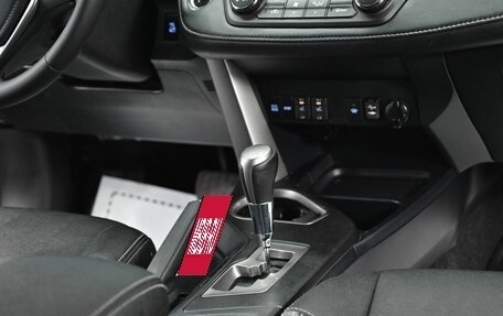 Toyota RAV4, 2019 год, 2 235 000 рублей, 16 фотография