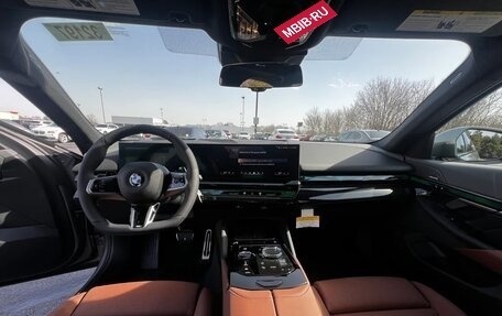 BMW 5 серия, 2025 год, 13 489 570 рублей, 10 фотография