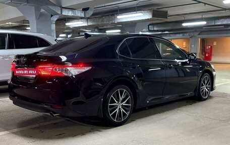 Toyota Camry, 2021 год, 2 950 000 рублей, 3 фотография