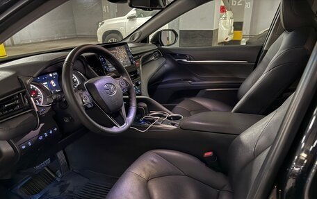 Toyota Camry, 2021 год, 2 950 000 рублей, 5 фотография