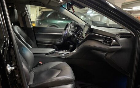 Toyota Camry, 2021 год, 2 950 000 рублей, 6 фотография