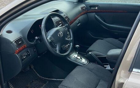 Toyota Avensis III рестайлинг, 2005 год, 880 000 рублей, 9 фотография