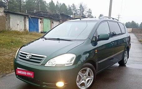 Toyota Avensis Verso I рестайлинг, 2002 год, 1 фотография