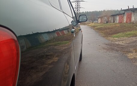 Toyota Avensis Verso I рестайлинг, 2002 год, 17 фотография