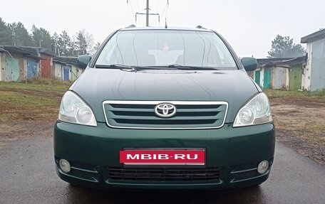 Toyota Avensis Verso I рестайлинг, 2002 год, 9 фотография