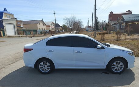 KIA Rio IV, 2018 год, 1 430 000 рублей, 6 фотография