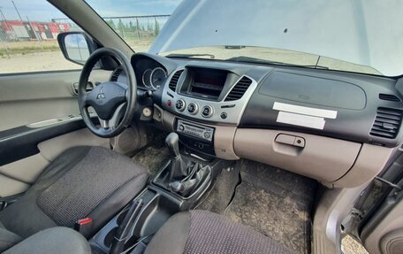 Mitsubishi L200 IV рестайлинг, 2012 год, 1 400 000 рублей, 4 фотография