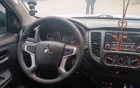 Mitsubishi L200 IV рестайлинг, 2020 год, 2 200 000 рублей, 9 фотография