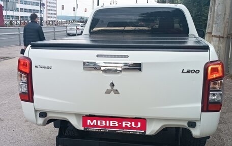 Mitsubishi L200 IV рестайлинг, 2020 год, 2 200 000 рублей, 8 фотография