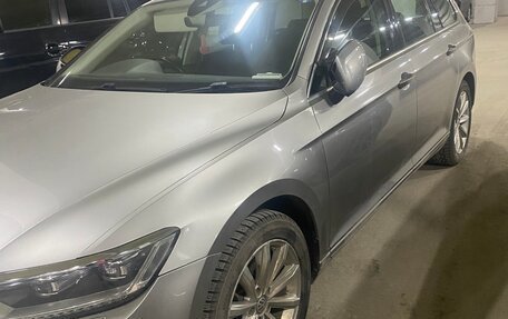Volkswagen Passat B8 рестайлинг, 2015 год, 1 550 000 рублей, 2 фотография