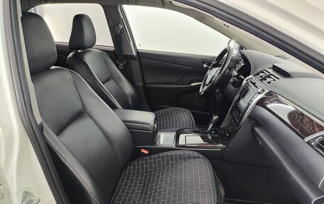 Toyota Camry, 2015 год, 2 270 000 рублей, 10 фотография