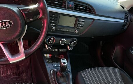 KIA Rio IV, 2018 год, 1 000 000 рублей, 5 фотография