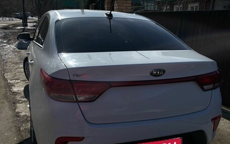 KIA Rio IV, 2018 год, 1 000 000 рублей, 4 фотография