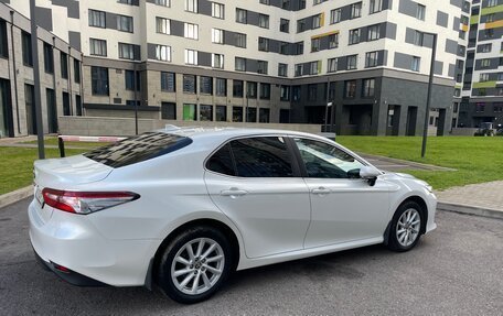 Toyota Camry, 2022 год, 2 650 000 рублей, 3 фотография