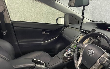 Toyota Prius, 2014 год, 1 550 000 рублей, 5 фотография