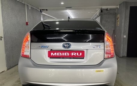Toyota Prius, 2014 год, 1 550 000 рублей, 3 фотография