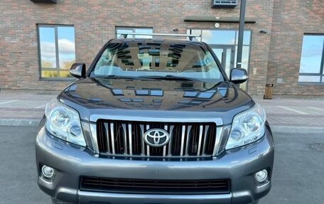 Toyota Land Cruiser Prado 150 рестайлинг 2, 2010 год, 2 300 000 рублей, 3 фотография