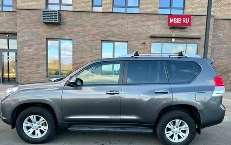 Toyota Land Cruiser Prado 150 рестайлинг 2, 2010 год, 2 300 000 рублей, 5 фотография