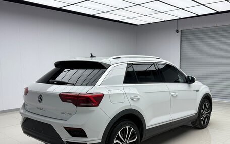 Volkswagen T-Roc I, 2022 год, 2 415 000 рублей, 4 фотография
