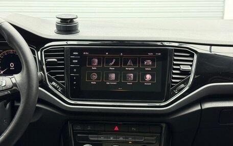 Volkswagen T-Roc I, 2022 год, 2 415 000 рублей, 11 фотография