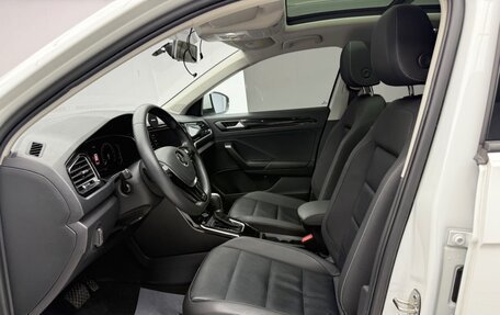 Volkswagen T-Roc I, 2022 год, 2 415 000 рублей, 16 фотография