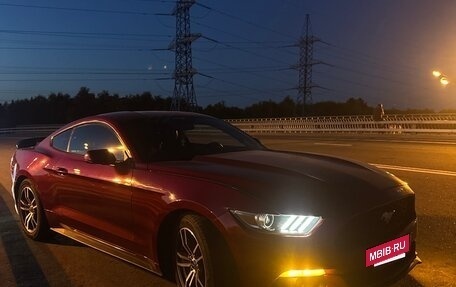 Ford Mustang VI рестайлинг, 2017 год, 2 500 000 рублей, 6 фотография