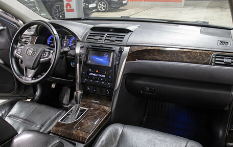 Toyota Camry, 2016 год, 1 898 000 рублей, 11 фотография