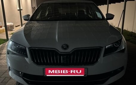 Skoda Superb III рестайлинг, 2017 год, 1 890 000 рублей, 2 фотография