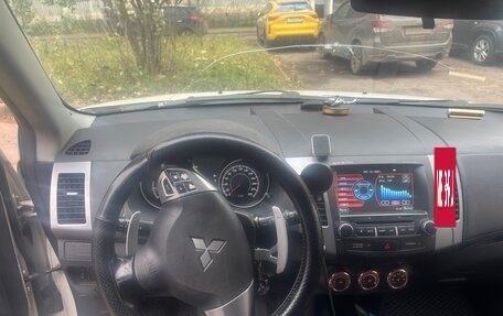 Mitsubishi Outlander III рестайлинг 3, 2011 год, 950 000 рублей, 11 фотография