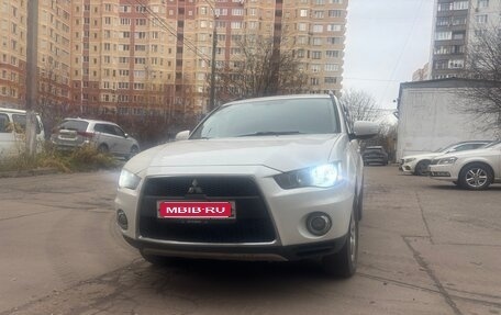 Mitsubishi Outlander III рестайлинг 3, 2011 год, 950 000 рублей, 1 фотография