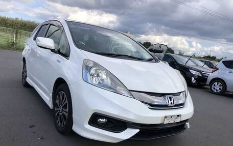 Honda Fit Shuttle I рестайлинг, 2015 год, 740 000 рублей, 1 фотография