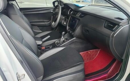 Skoda Octavia IV, 2021 год, 2 000 000 рублей, 12 фотография