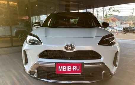 Toyota Yaris Cross, 2022 год, 1 598 000 рублей, 2 фотография