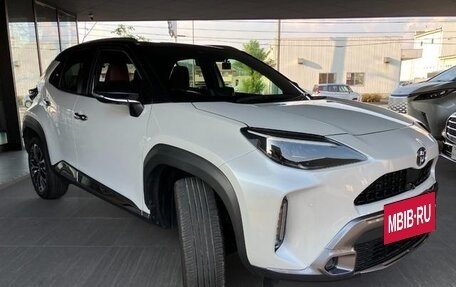 Toyota Yaris Cross, 2022 год, 1 598 000 рублей, 3 фотография