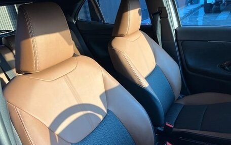 Toyota Yaris Cross, 2022 год, 1 598 000 рублей, 13 фотография