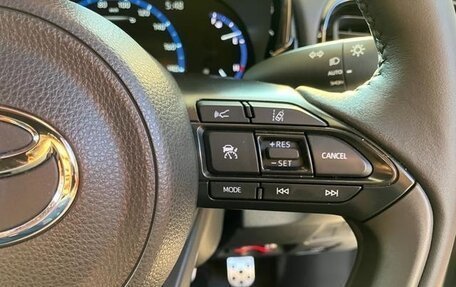 Toyota Yaris Cross, 2022 год, 1 598 000 рублей, 23 фотография